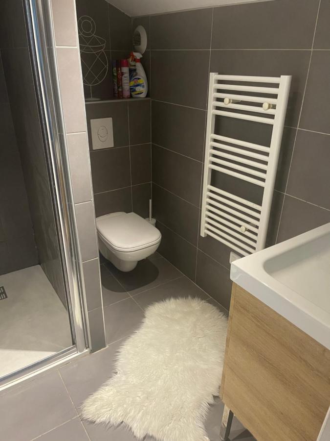 Beau Appartement Calme A Partager Marselha Exterior foto